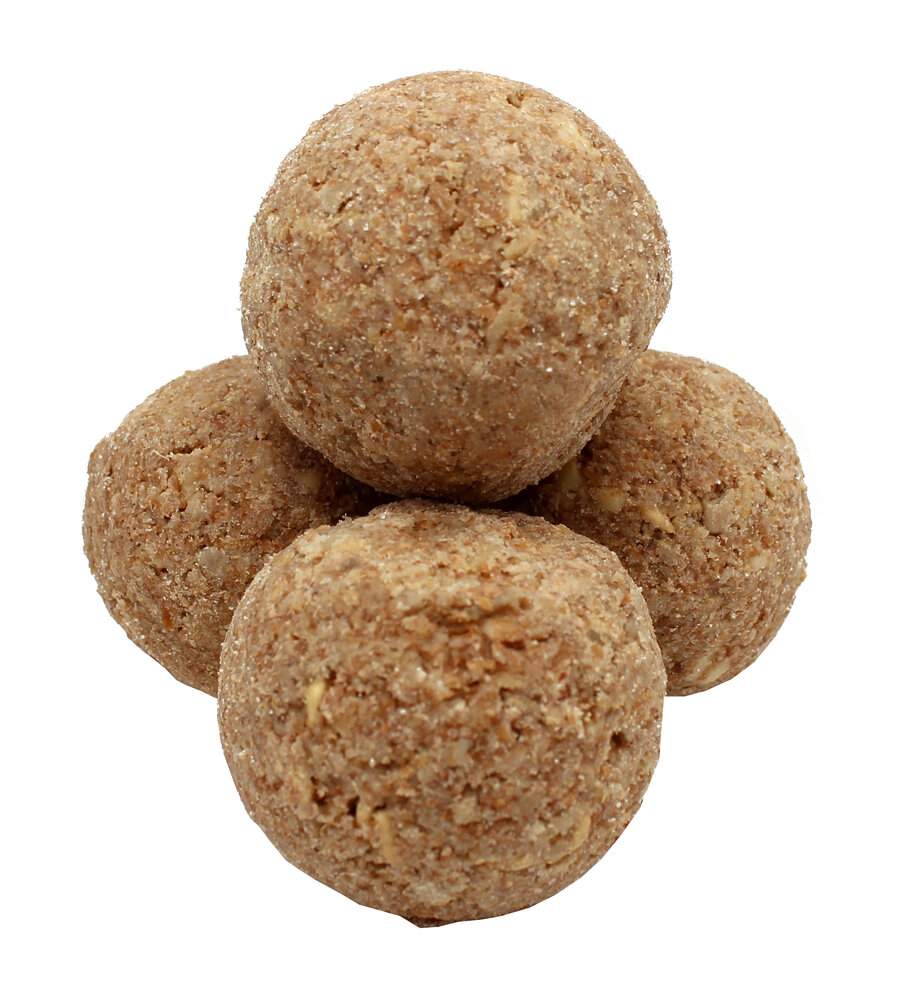 ReNatura_Delikatessballen_mit_Nuessen_Stapel.jpg